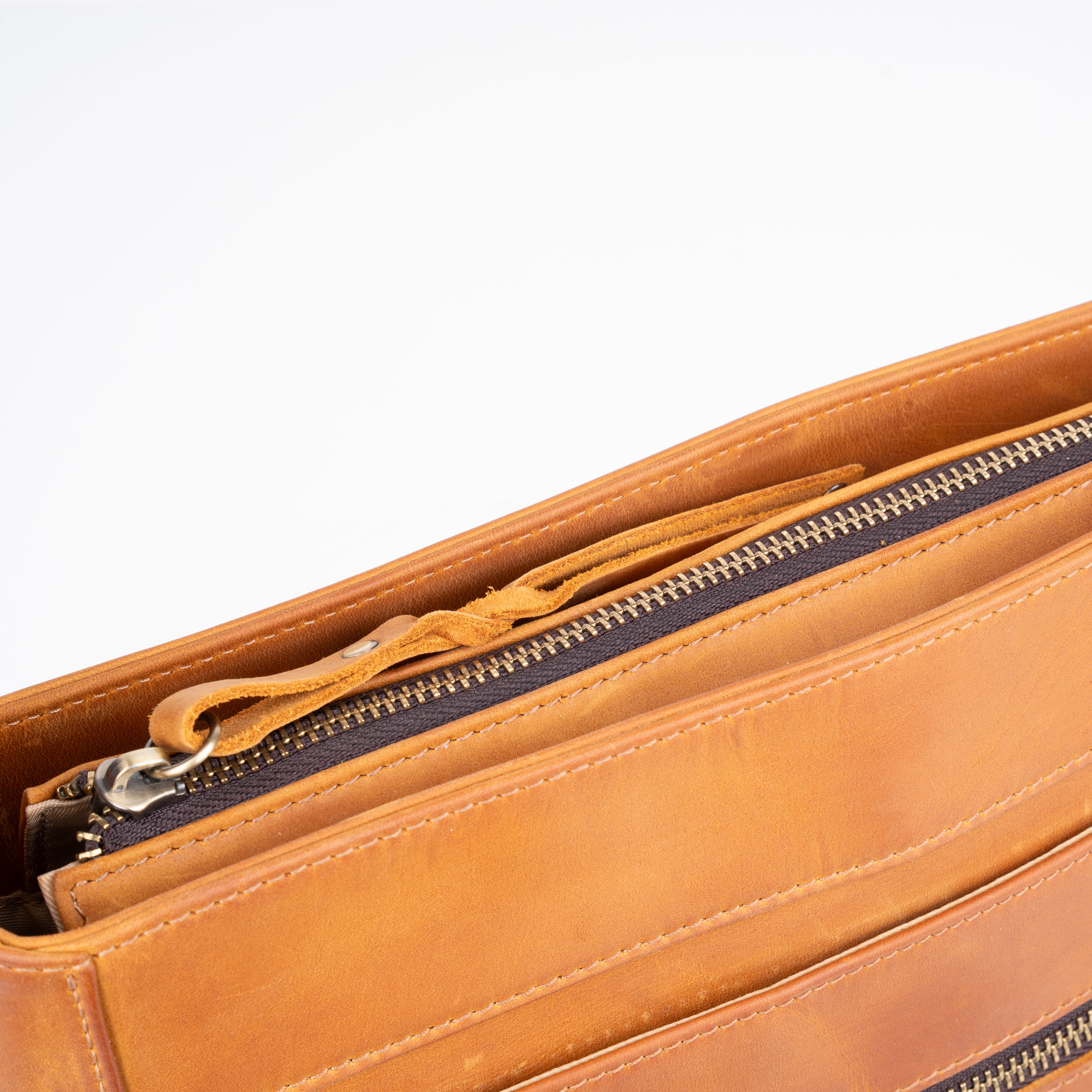 Concealed Carry Delaney Leather Crossbody by Lady Conceal - Light Distressed Brown