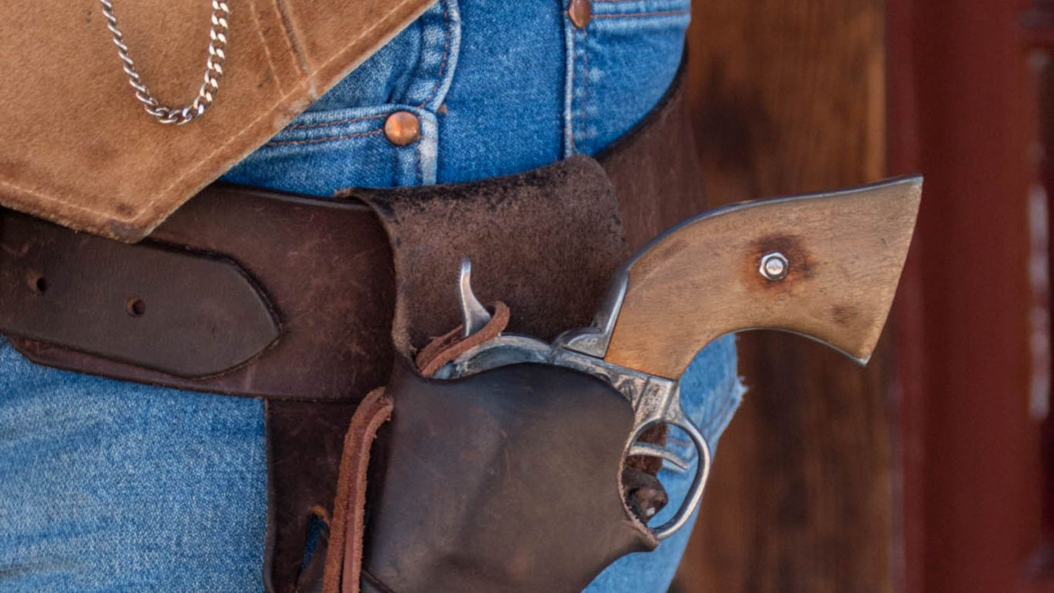 Everyday Carry (EDC) Essentials: Leather Gear for the Prepared Concealed Carrier